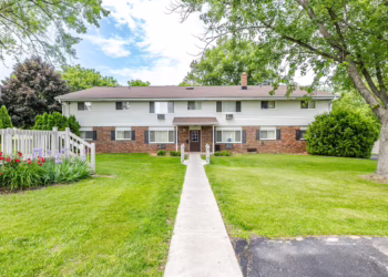 whitman-park-apartments-oconomowoc-wi-primary-photo